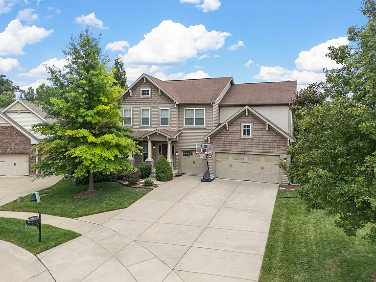 615 Derby Way Dr — Photo 2