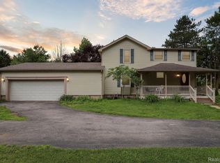 3935 Consear Rd, Lambertville, MI 48144