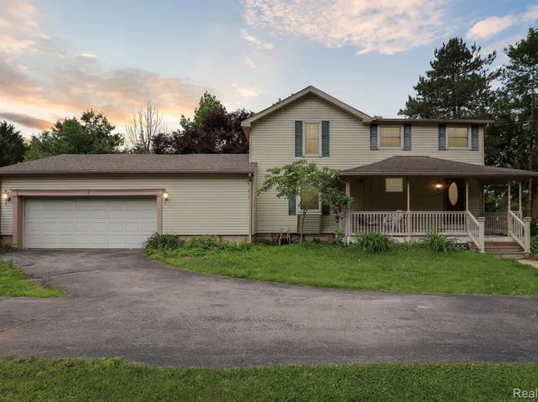 3935 Consear Rd, Lambertville, MI 48144