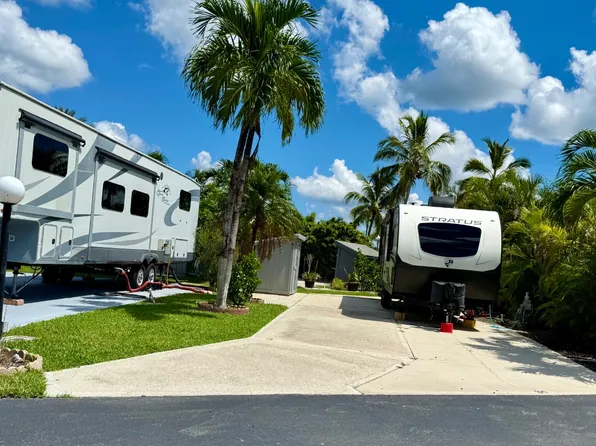 150 Smallwood Dr #84, Chokoloskee, FL 34138