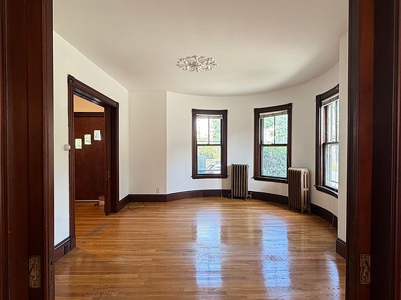 4th image of 29 Greene St #1
