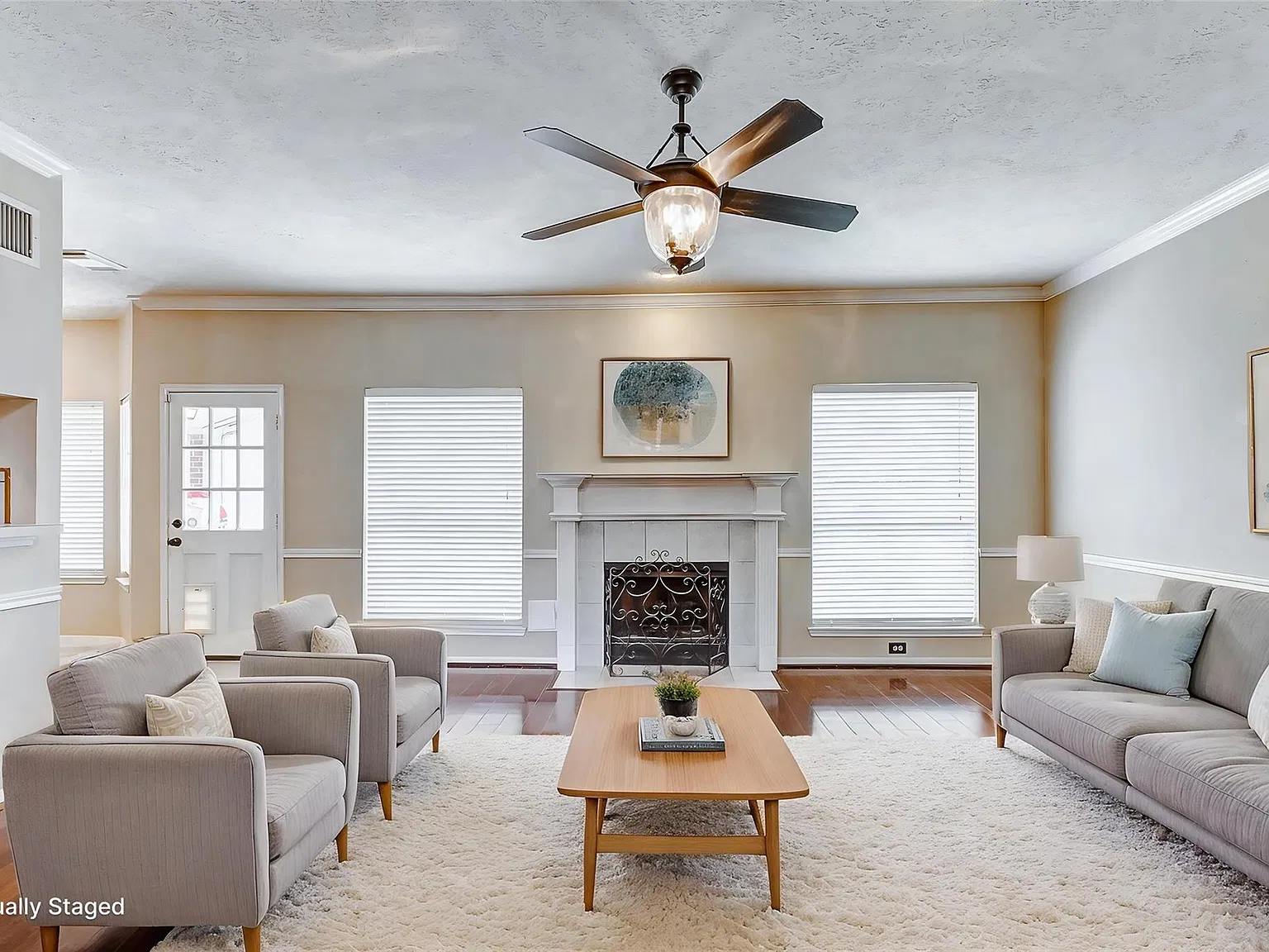 4 bed, 2.5 bath, 2909 sqft, $2,400 — Photo 3