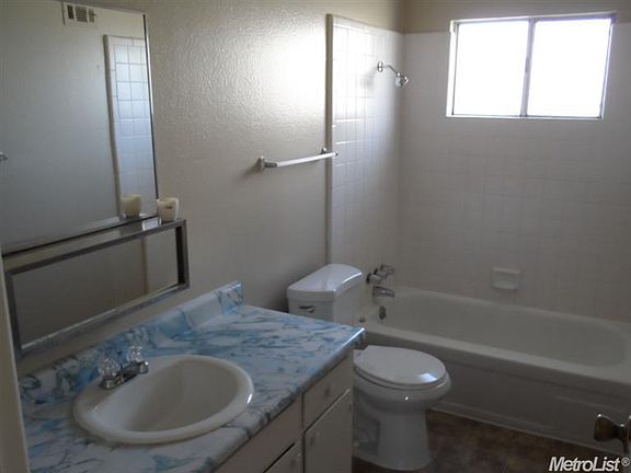 5th image of 277 Dana Ct