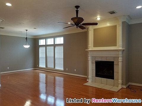 5th image of 5208 Blossom St