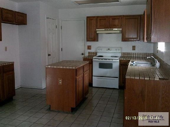 3rd image of 1575 Ventura Dr