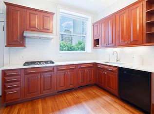 1210 N Astor St APT 3B, Chicago, IL 60610