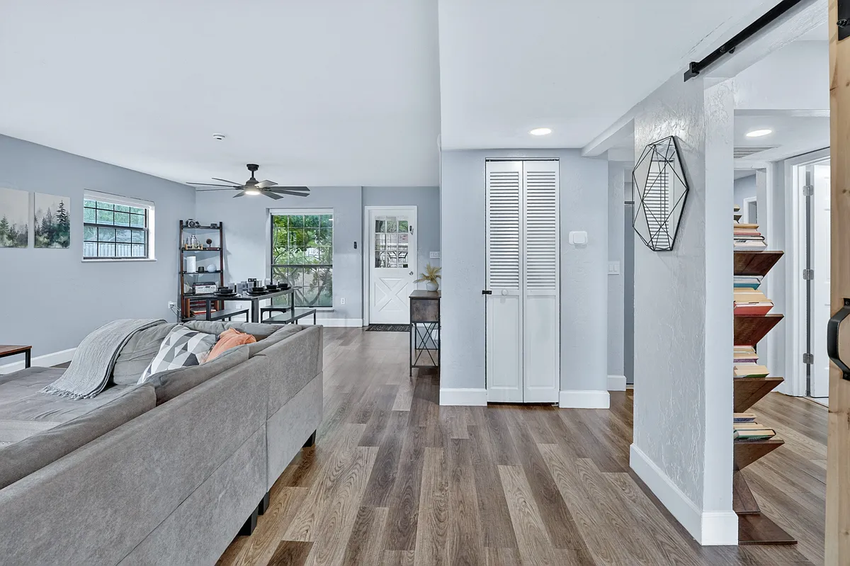 4 bed, 2.5 bath, 1912 sqft, $4,295 — Photo 1