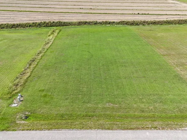 402 Harvest Ln, Port Allen, LA 70767