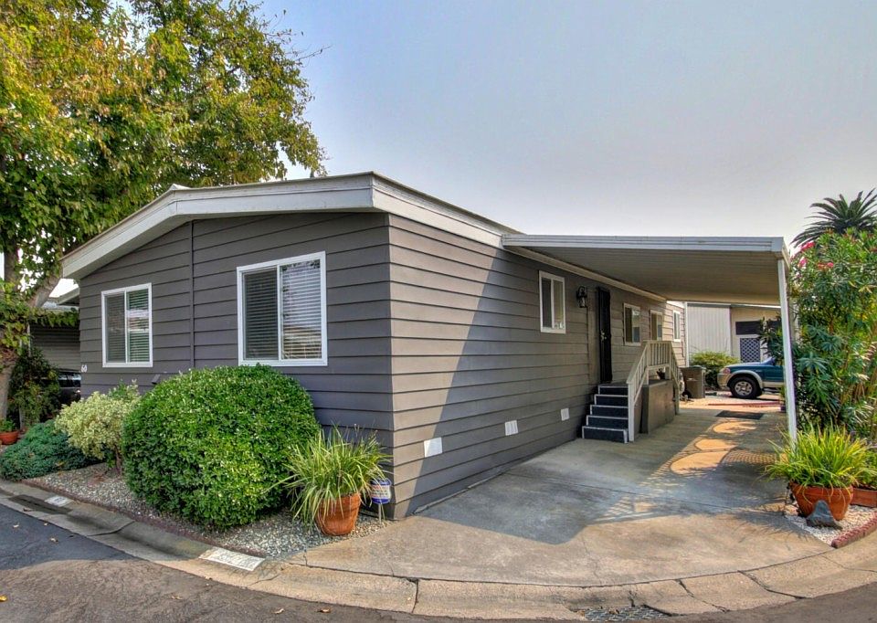 1st image of 3901 Lake Ln #60