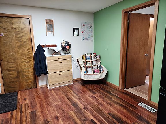 4th image of 955 NE 5th Dr