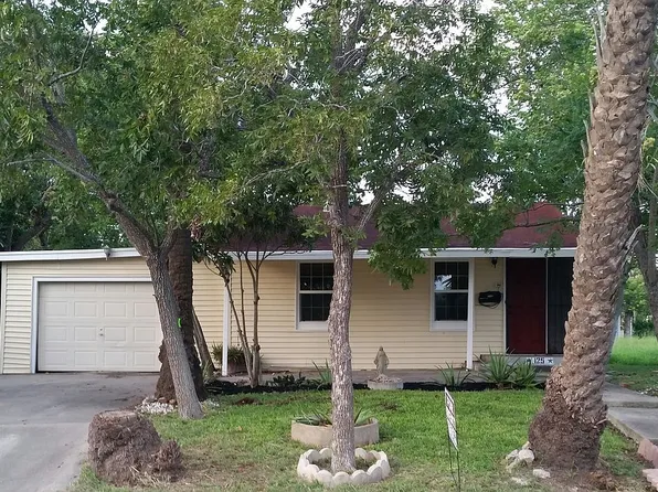 125 E Avenue B, Robstown, TX 78380