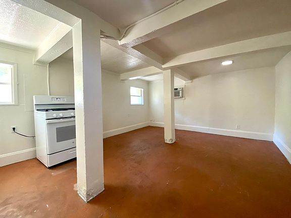 4th image of 309 E 32nd St