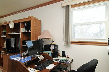 5th image of 2300 W Glen Flora Ave
