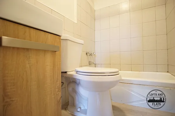 Rented by Lofts and Flats LLC | media 28