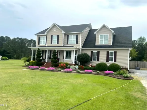 313 Blaze Ridge Dr, Smithfield, NC 27577