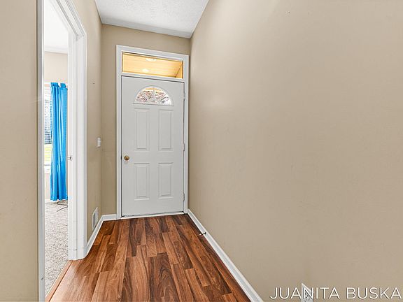 4th image of 1325 Gleneagle Pl