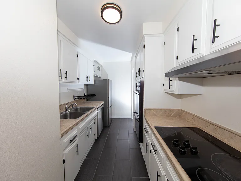 1833 Westholme Ave #201 — Photo 1