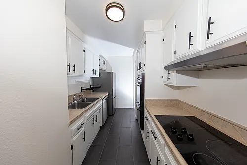 1833 Westholme Ave #201 Photo 1