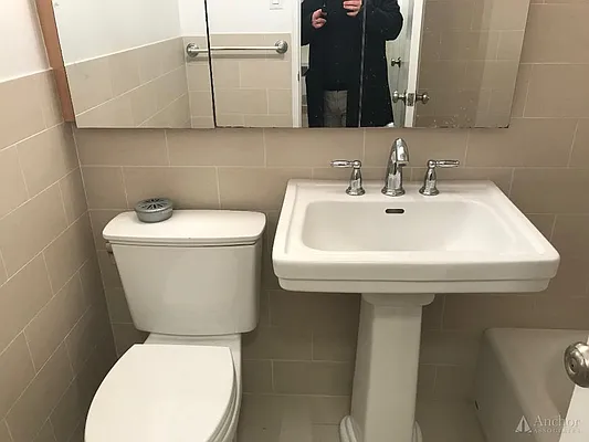 Rented by Anchor Associates | media 13