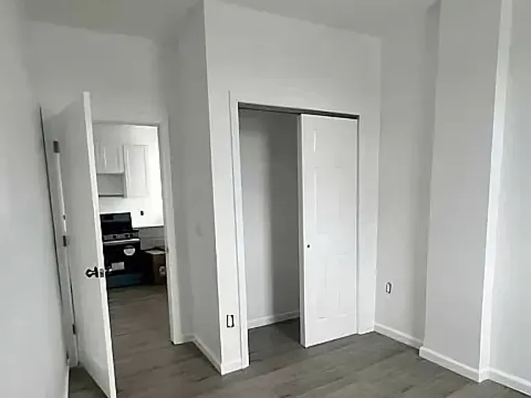 280 Mac Arthur Ave #3 — Photo 5