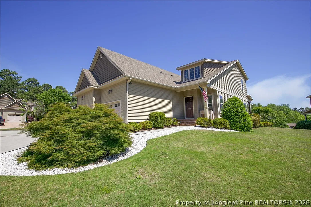3 bed, 2.5 bath, 1460 sqft, $1,900 — Photo 3