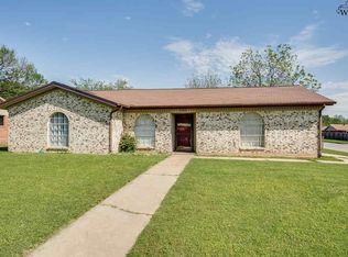 700 W Cornelia Ave, Iowa Park, TX 76367