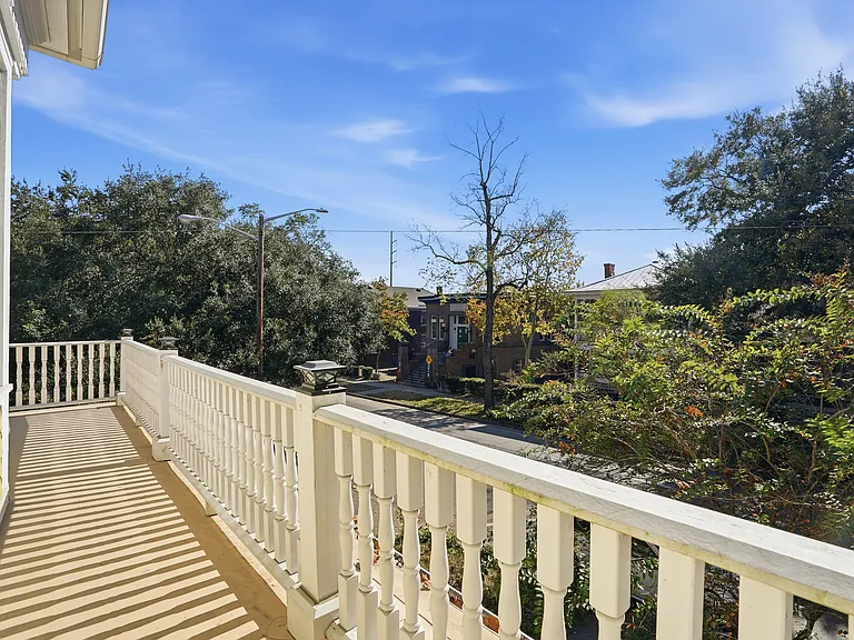 524 E Henry St — Photo 26