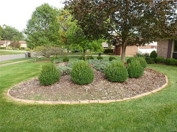 5th image of 890 Pinecreek Dr