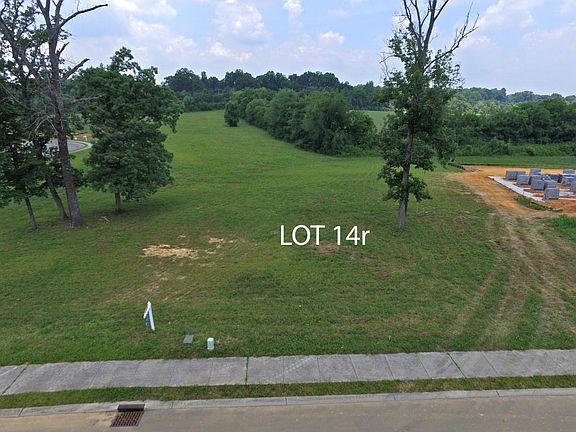 4th image of 137 Charles Earl Ln
