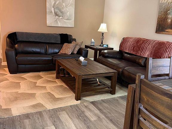4th image of 2050 NE 39th Street NE #S103