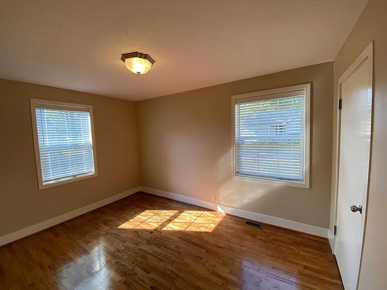 306 George St — Photo 11