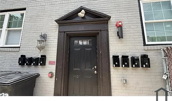 21 E School House Ln #7