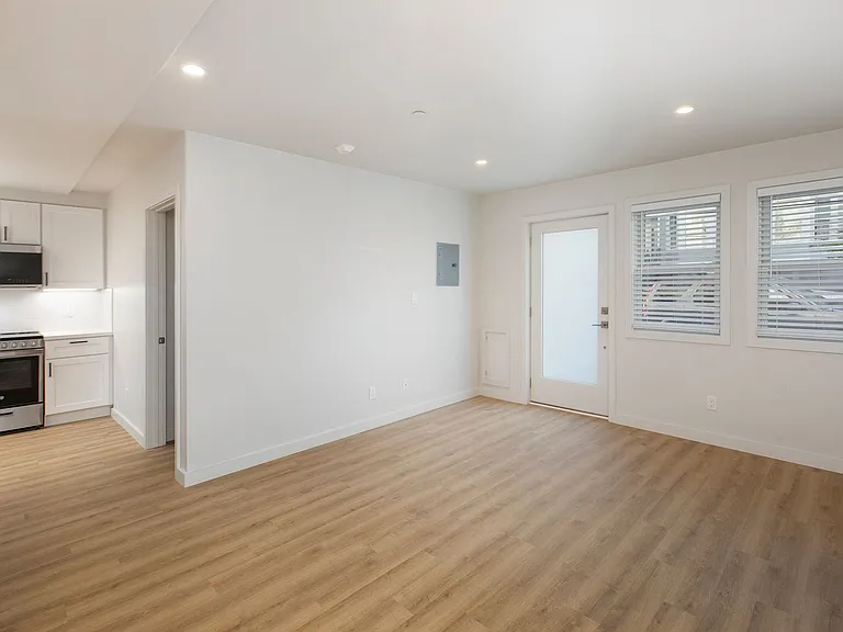 839 Broderick St #890R — Photo 9