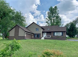 202 Patricia Dr, Apollo, PA 15613