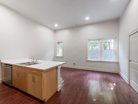 4th image of 3604-08 Montgomery Rd #2