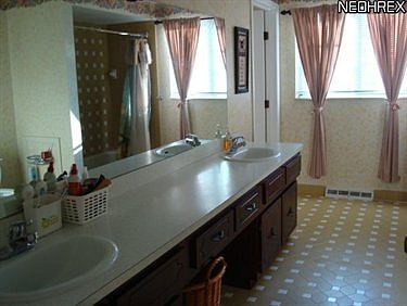5th image of 5670 Janet Blvd