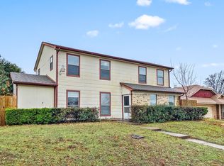4100 Green Acres Cir, Arlington, TX 76017