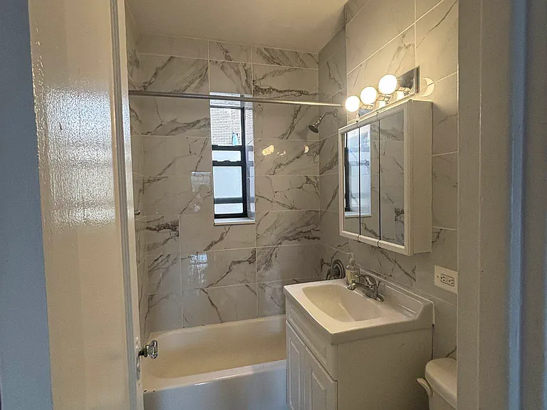 133 W 71st St #7C8C — Photo 5