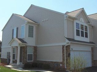 794 Pointe Dr, Crystal Lake, IL 60014