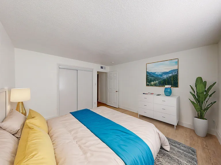 630 N 11th St #4B — Photo 3