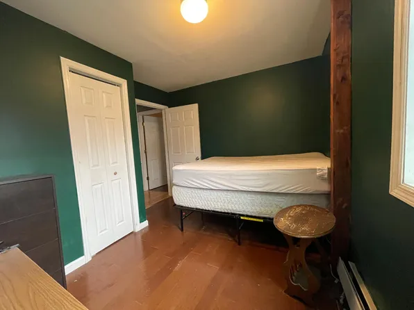 98 11th St, Troy, NY 12180