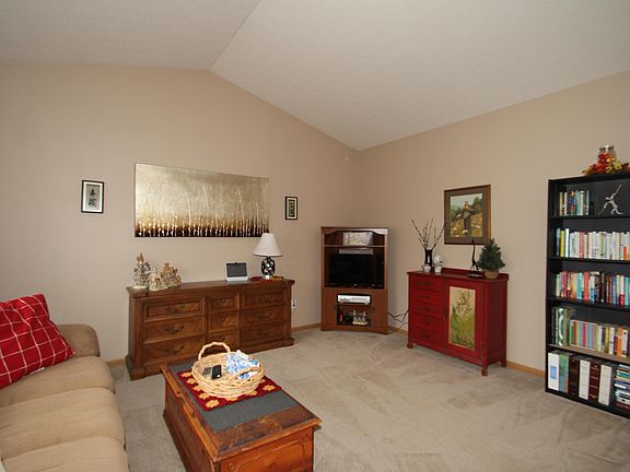 4th image of 396 Lilyfield Ln