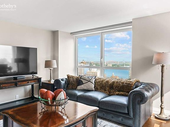 3rd image of 200 E 94th St APT 2317
