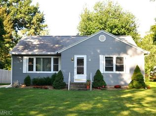 172 Cambridge Ave, Holland, MI 49423