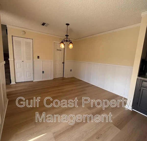 5249 Cedarbend Dr #1 — Photo 7