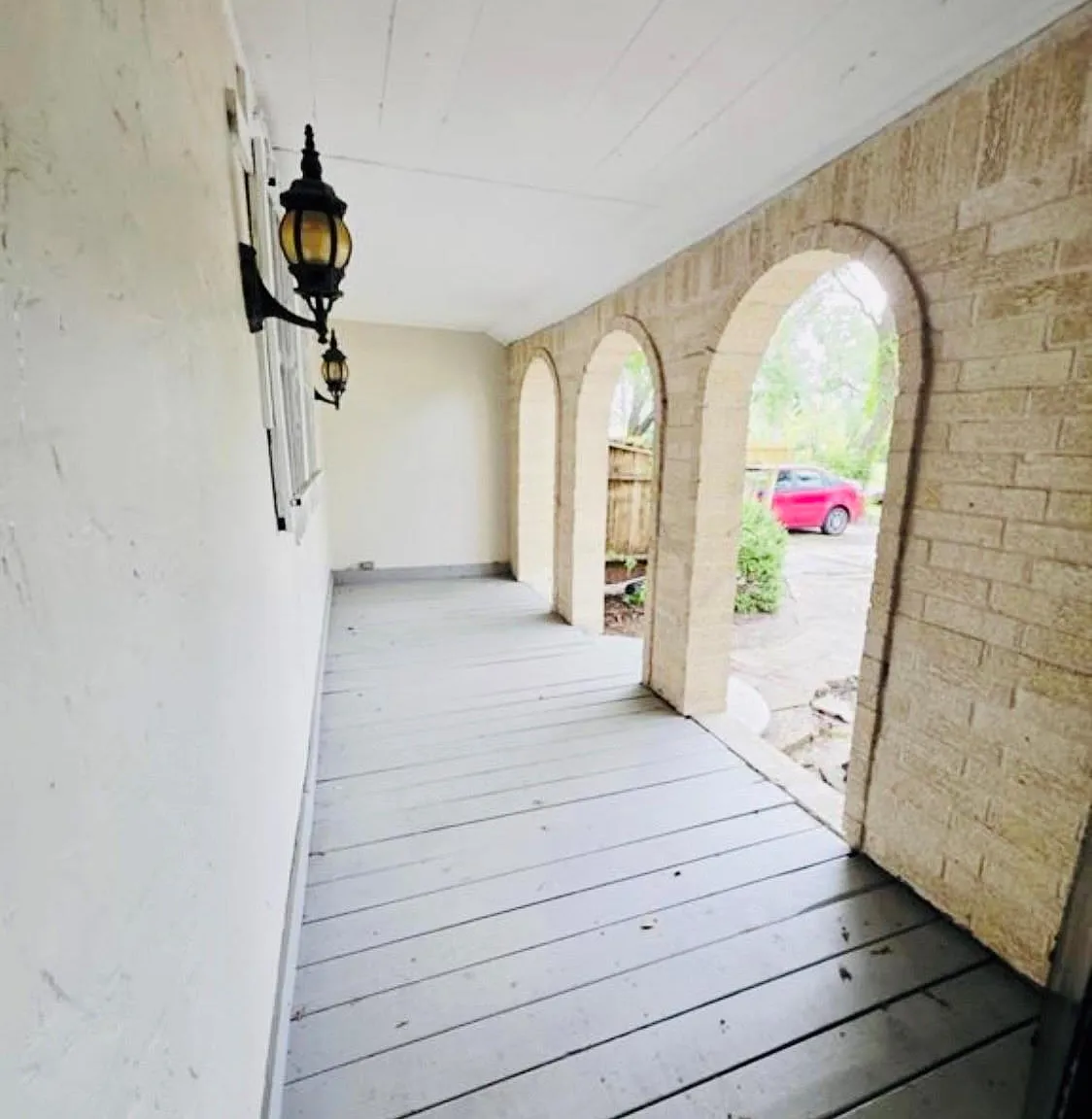 6109 Saxon Dr — Photo 3