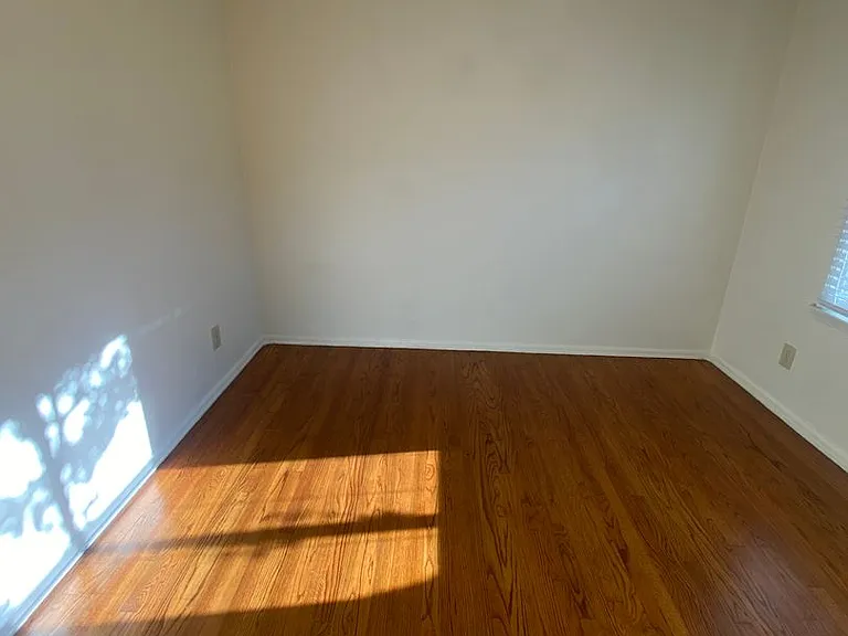 1000-1050 E San Antonio Dr — Photo 14