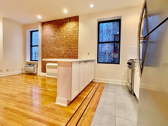 5th image of 127 E 90th St APT 4B