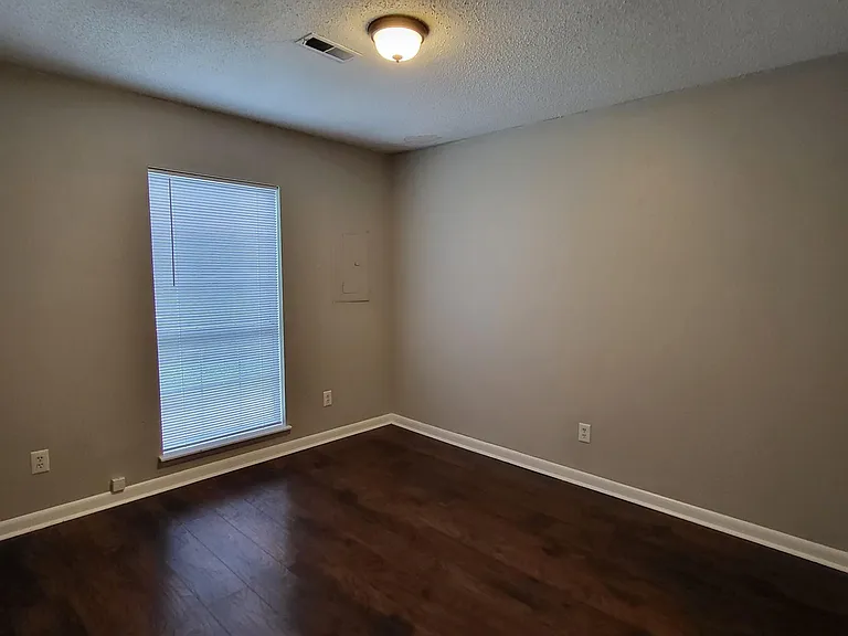 811 Netherlands Dr — Photo 20