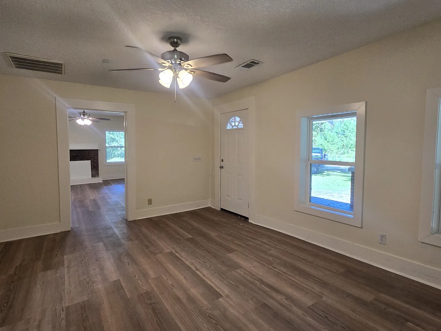 2 bed, 1140 sqft, $1,700 — Photo 4